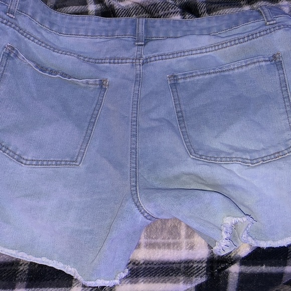 Perfect for the hot/warm weather and super cute and trendy - Picture 2 of 2